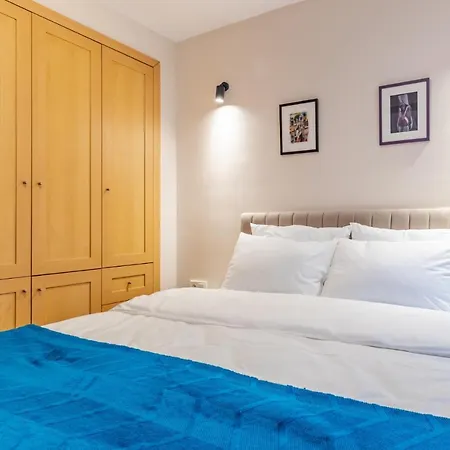 Appartement With Backyard In The Heart Of Cihangir